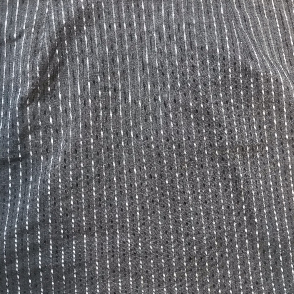 Grey pinstripe skirt - Picture 3 of 3